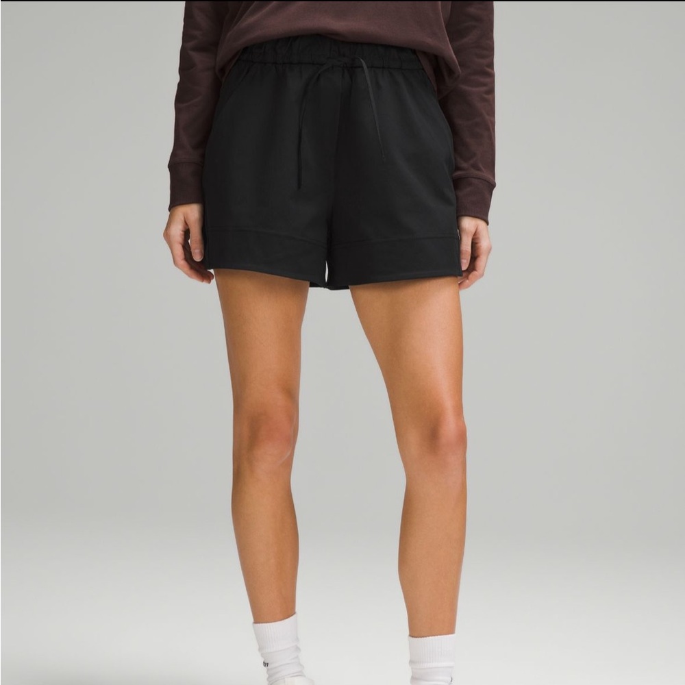 Lululemon Cinchable Waist Short